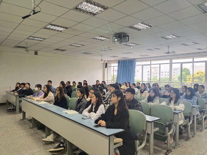 1637289147725004649.jpg 干部会领学3.jpg
