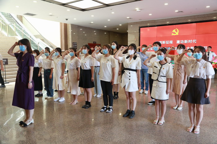 TeUy_1656667757918060157.jpg